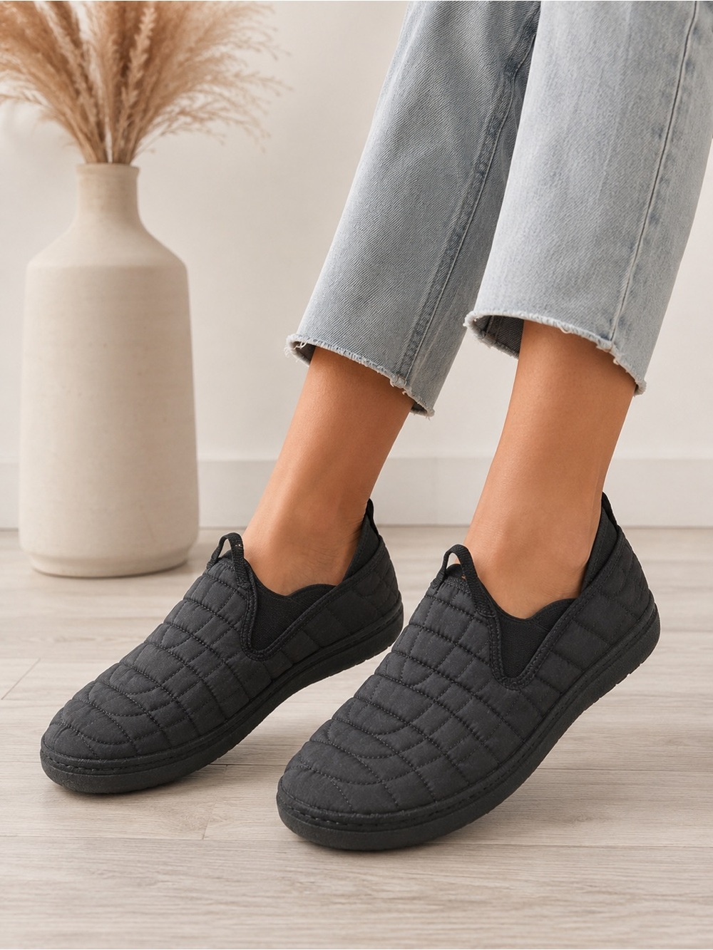 Merrell Women's Quilted Slip-On Slippers - Black